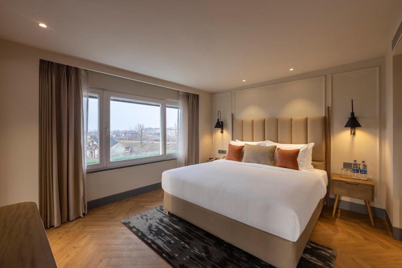 Sarovar Portico Srinagar Екстериор снимка