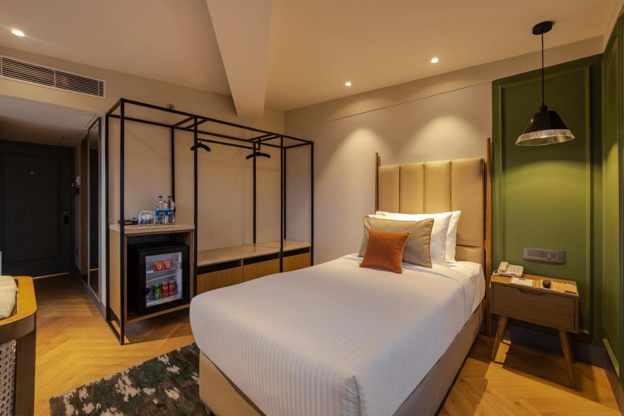 Sarovar Portico Srinagar Екстериор снимка