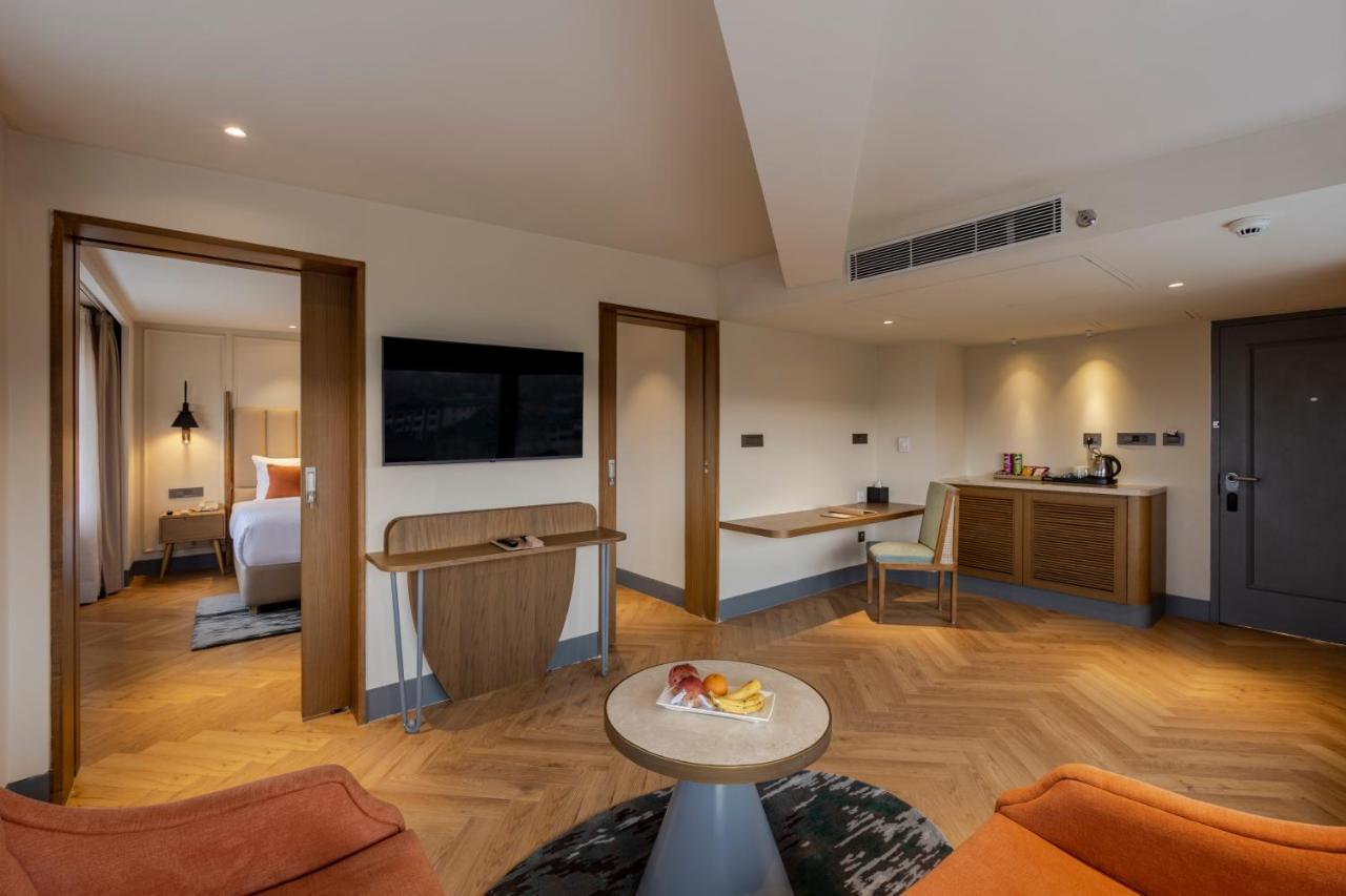 Sarovar Portico Srinagar Екстериор снимка